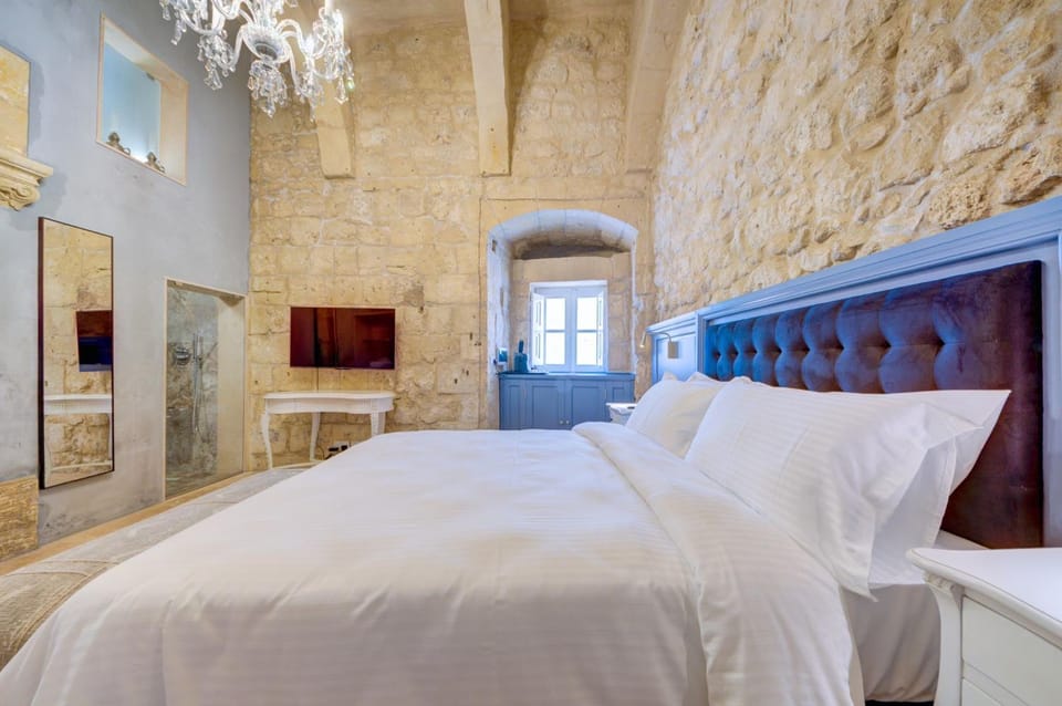 Bed, Decorative detail, Bedroom