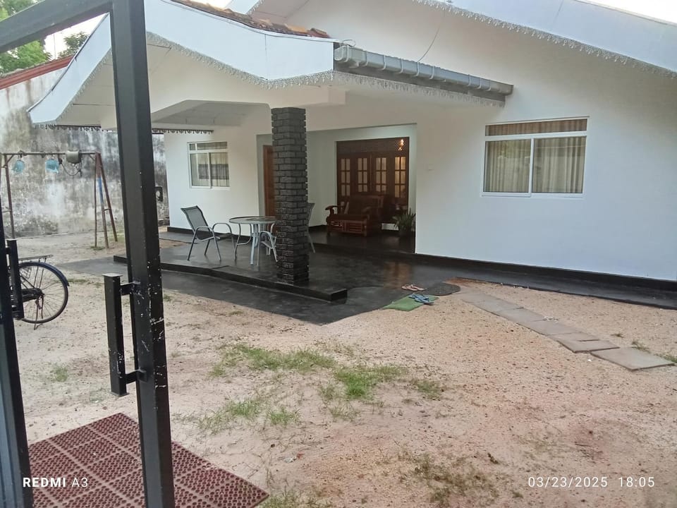 Solaces transit residence Bed and Breakfast in Negombo