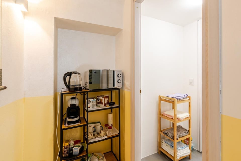 Bed, Coffee/tea facilities, Kitchen or kitchenette, Photo of the whole room, Bedroom, Breakfast, Breakfast, minibar, toaster