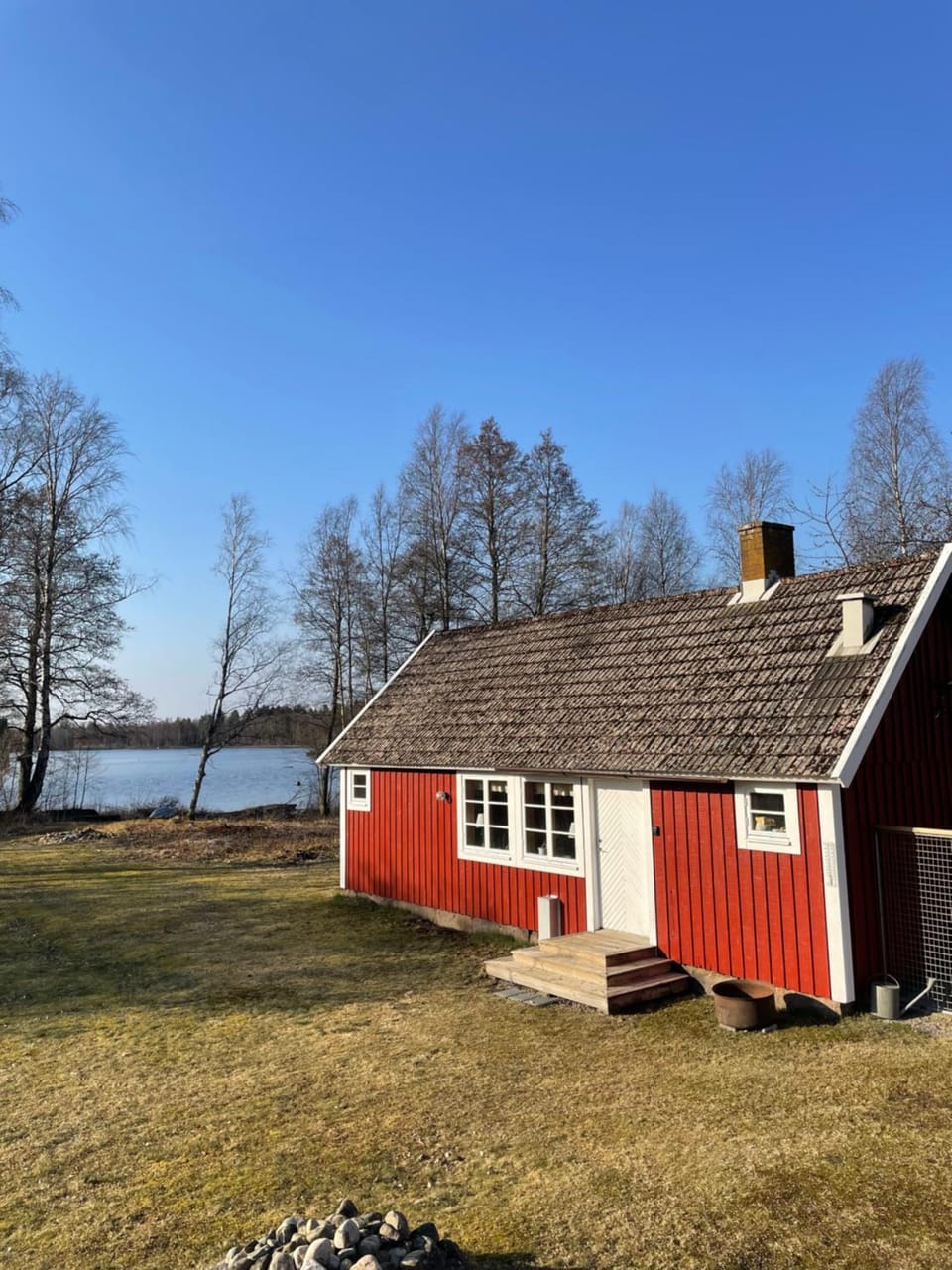 Stuga med sjöutsikt House in Sweden