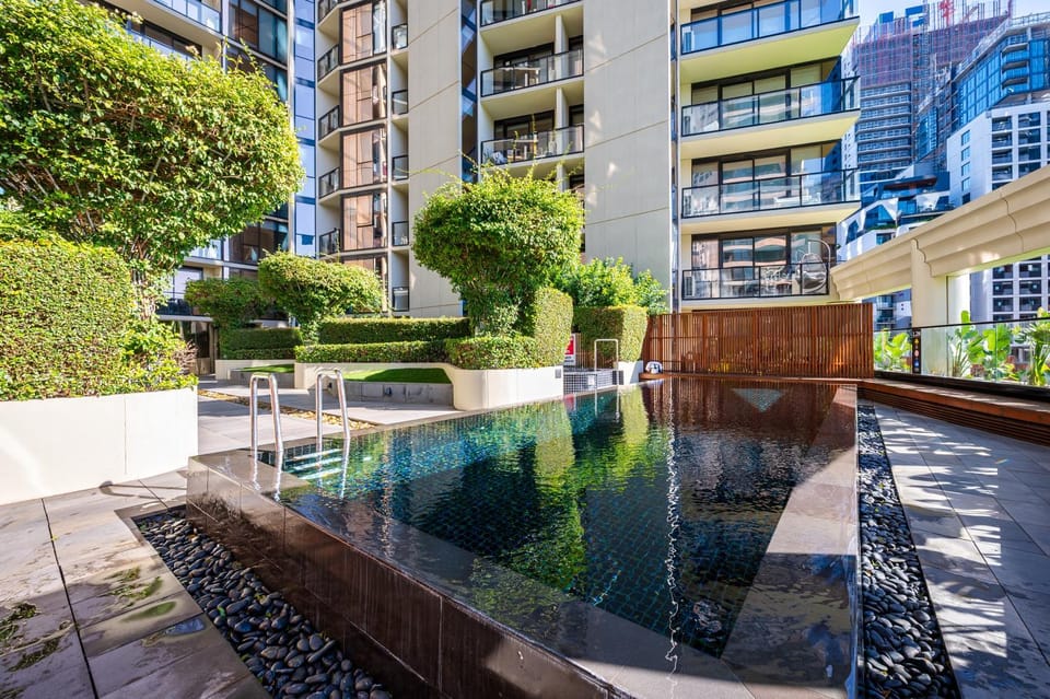 Property building, Day, Garden, Garden view, Pool view, Swimming pool