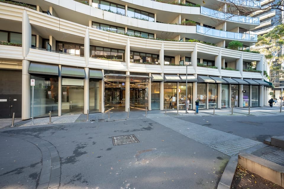 Property building, Day, Location