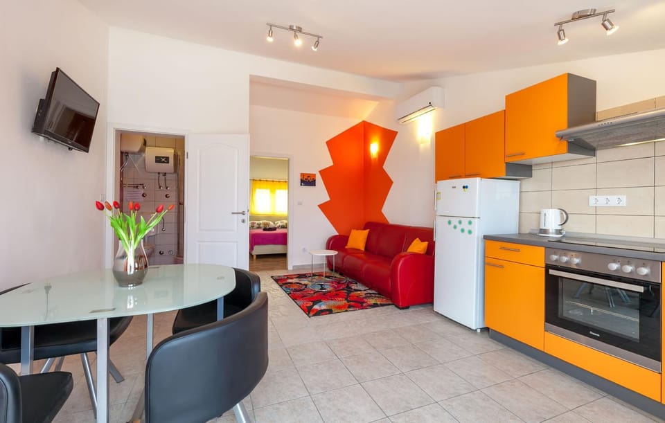 Kitchen or kitchenette, Living room, Dining area