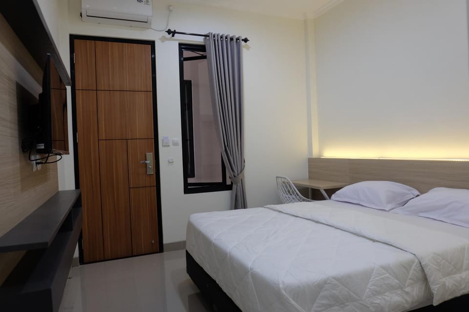 Bed, Photo of the whole room, Bedroom, air conditioner