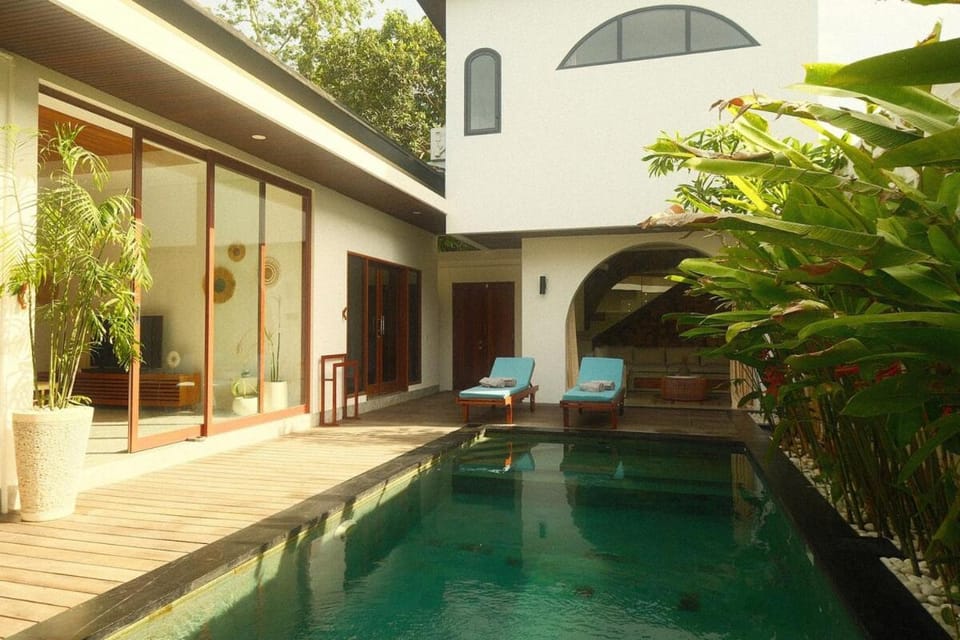 Patio, Pool view, sunbed
