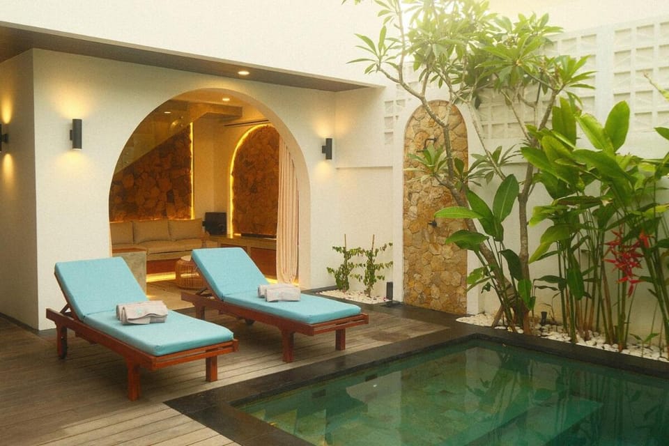 Patio, Swimming pool, sunbed