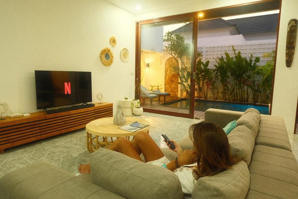 Communal lounge/ TV room, TV and multimedia