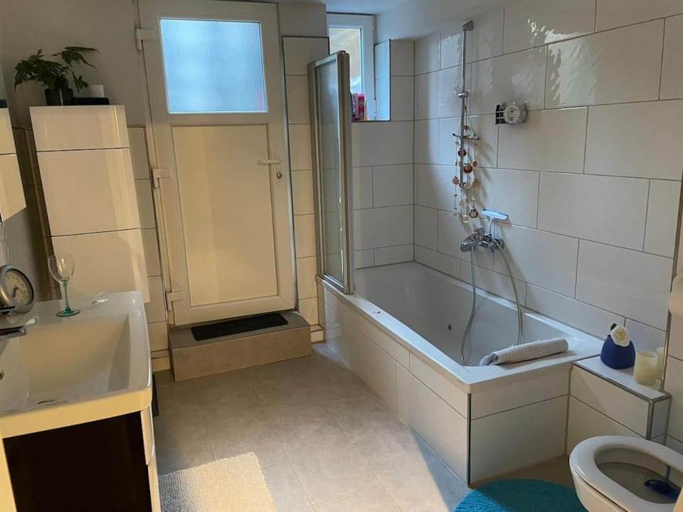 Like a house - lovely Maisonette with Cats Apartment in Bremen