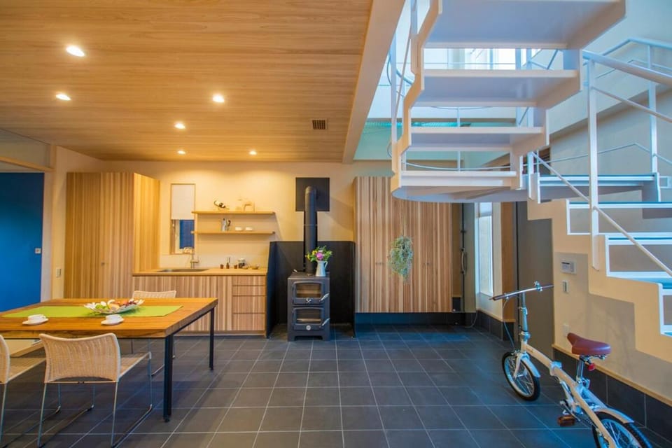 ひろびろ空間の3階建デザイナーズ住宅 Apartment in Nagoya