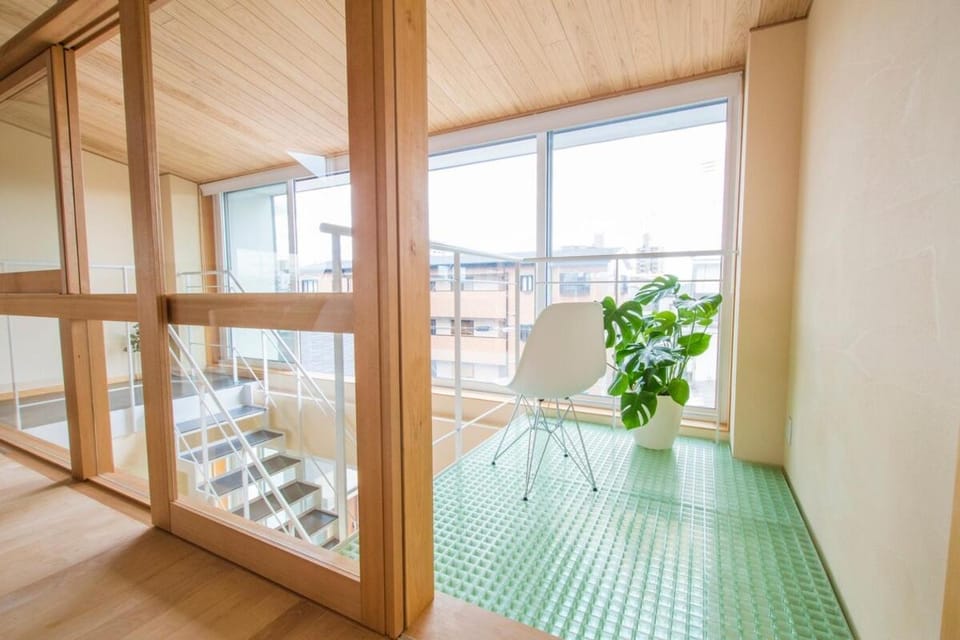 ひろびろ空間の3階建デザイナーズ住宅 Apartment in Nagoya