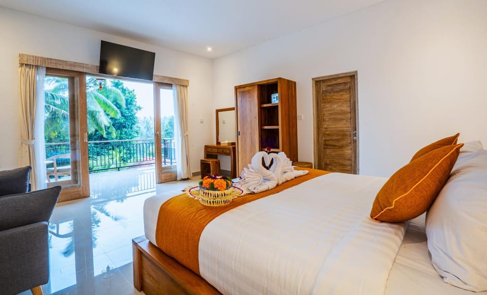 View (from property/room), Photo of the whole room, Bedroom, Inner courtyard view, minibar