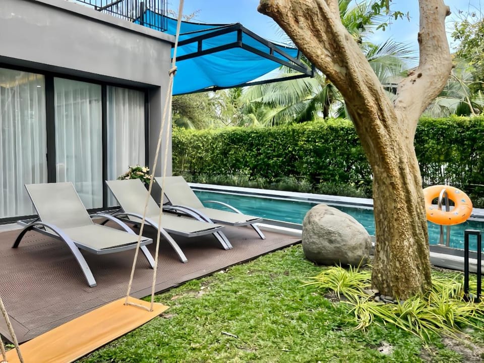 Spring, Garden, Garden view, Pool view, Swimming pool, sunbed