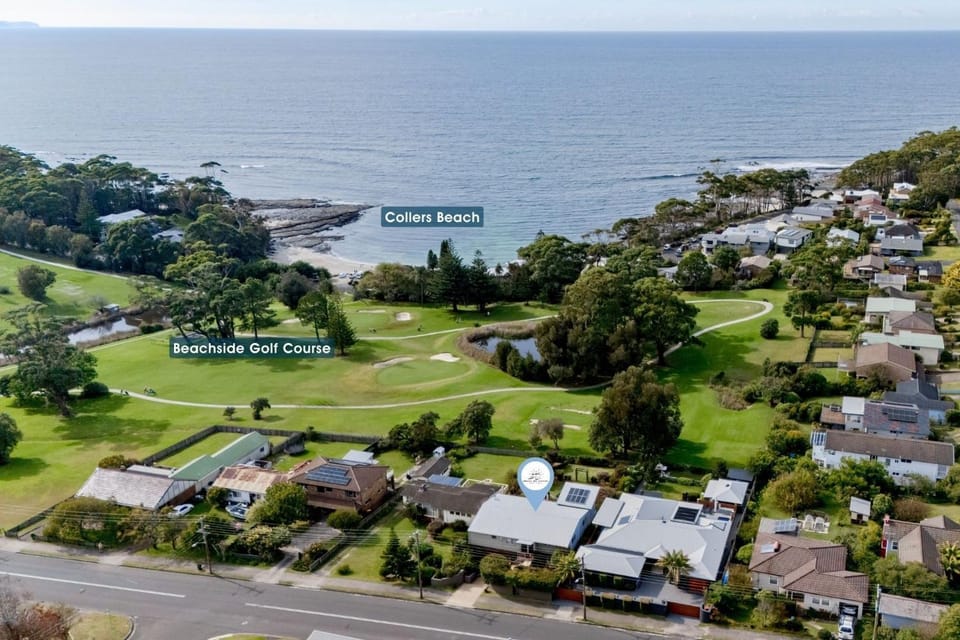 Everlong Mollymook - Walk to the Beach! House in Mollymook