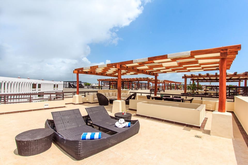 Patio, Day, Natural landscape, View (from property/room), Balcony/Terrace, Living room, Seating area, Sea view, sunbed