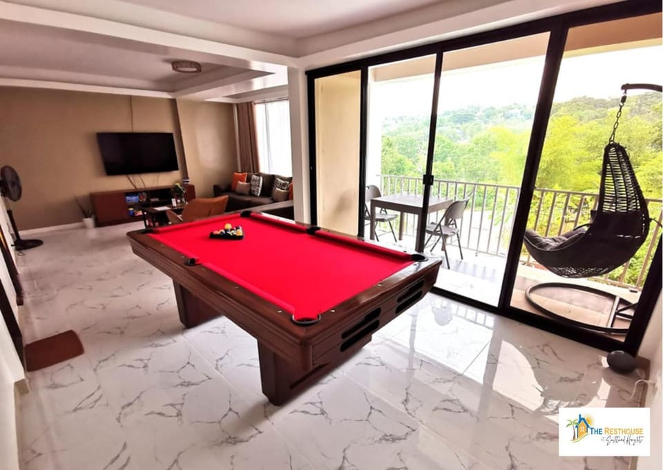 Overlooking & Serene Resthouse wt Pool in Antipolo Apartment in Antipolo