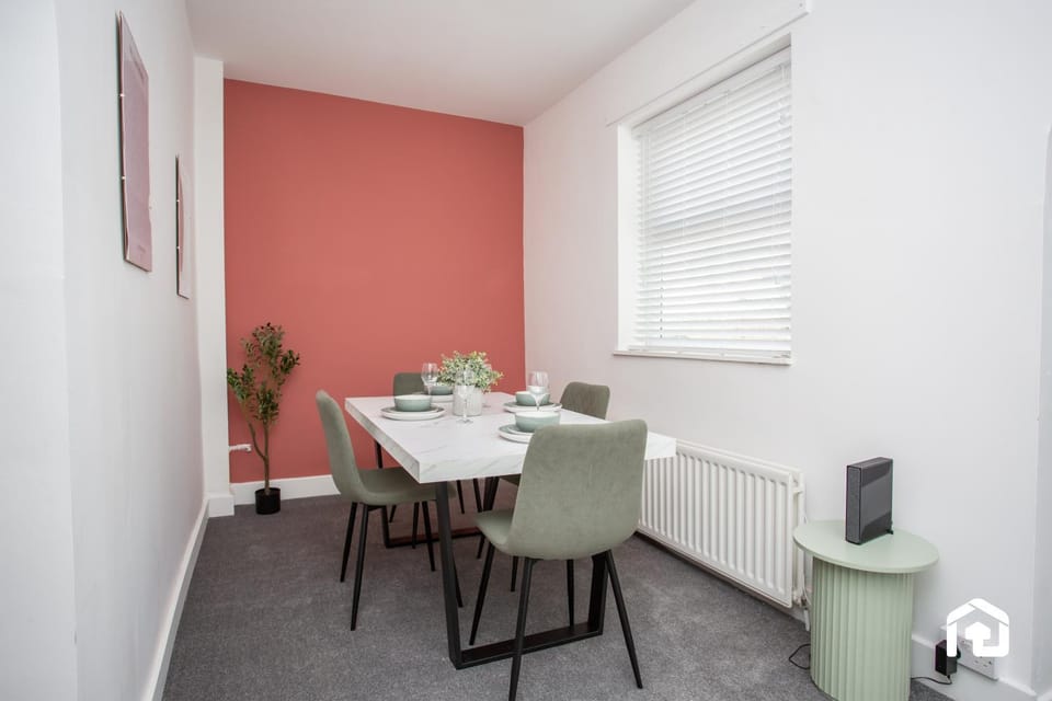 Meldon Terrace Parking Wi-Fi House in England