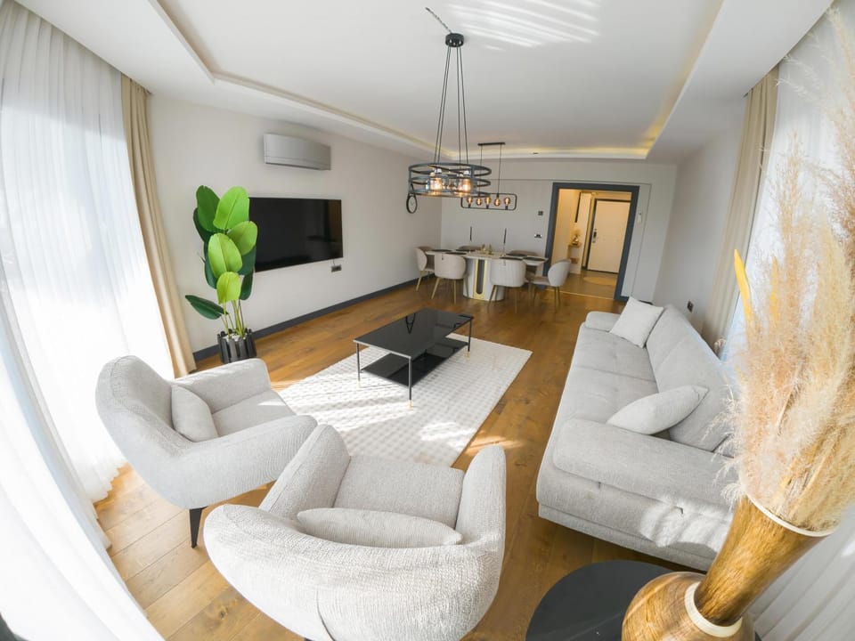 TV and multimedia, Seating area