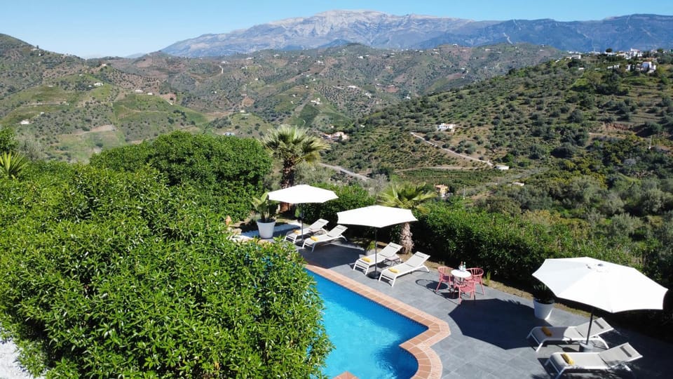 Property building, Mountain view, Swimming pool