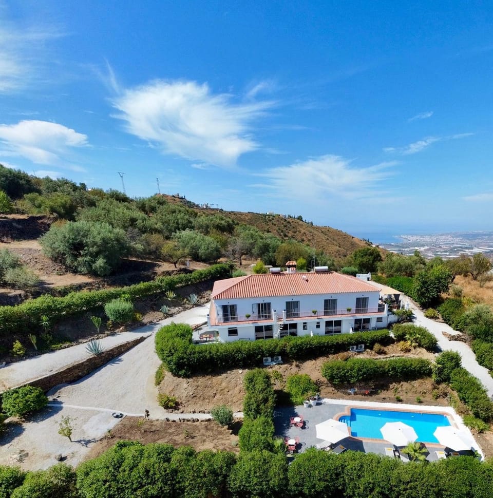 Property building, Day, Bird's eye view, Mountain view