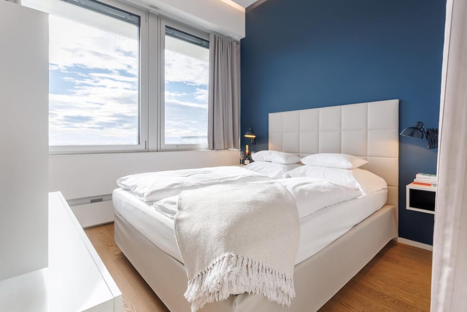 Bed, Photo of the whole room, Bedroom, internet