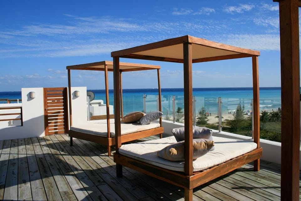 Balcony/Terrace, Sea view, Swimming pool