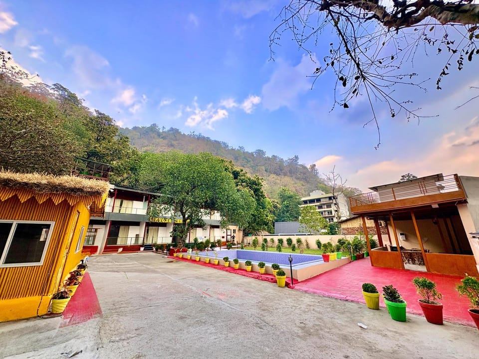 Property building, Garden