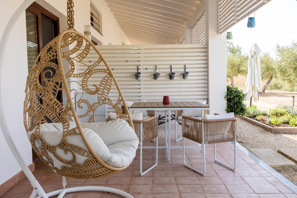 Day, Balcony/Terrace, Seating area, Dining area