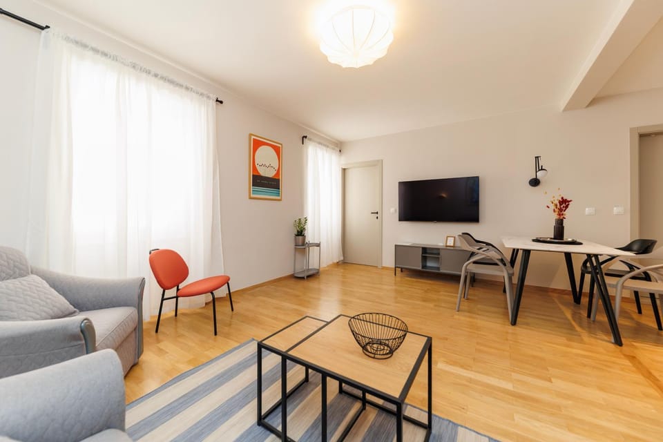 Living room, Seating area, Evening entertainment