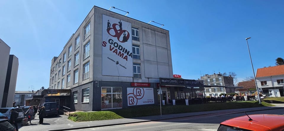 Property building, City view, Parking