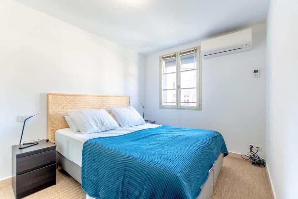 Les Lices A l Cozy & Central l Shellter Rentals Apartment in Saint-Tropez
