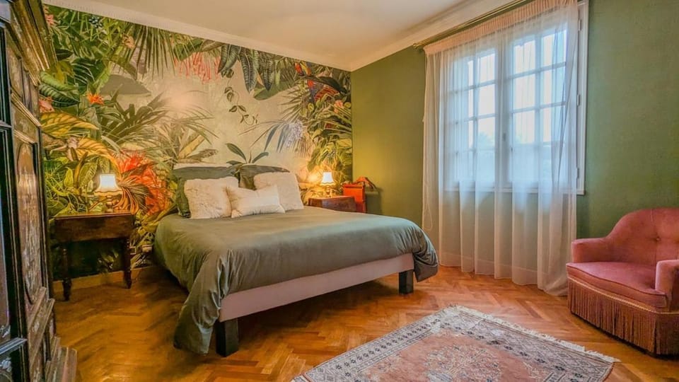 Bed, Photo of the whole room, Bedroom