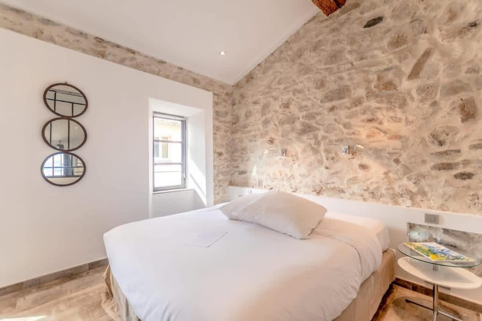 Loft Allard l Harbour Views l Shellter Rentals Apartment in Saint-Tropez