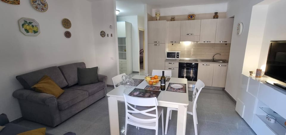 Kitchen or kitchenette, Living room, Dining area