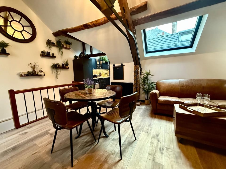Living room, Dining area