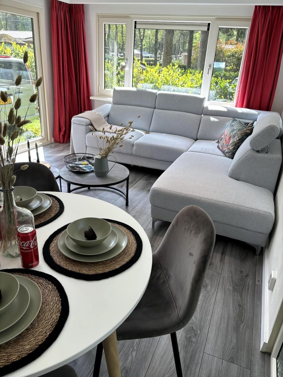 Living room, Seating area, Dining area