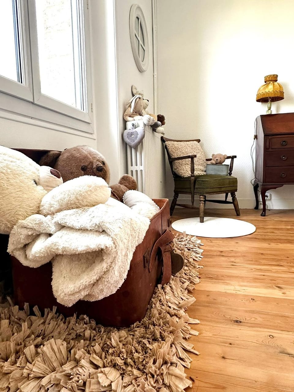 Bed, Living room, Photo of the whole room, Bedroom, towels