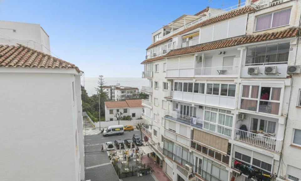 City view, Sea view