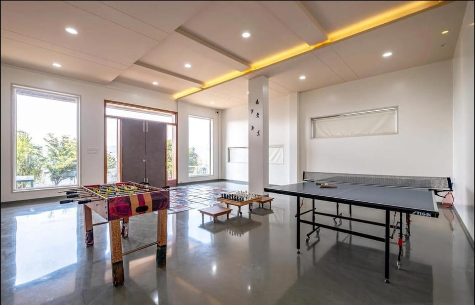 Game Room, Table tennis
