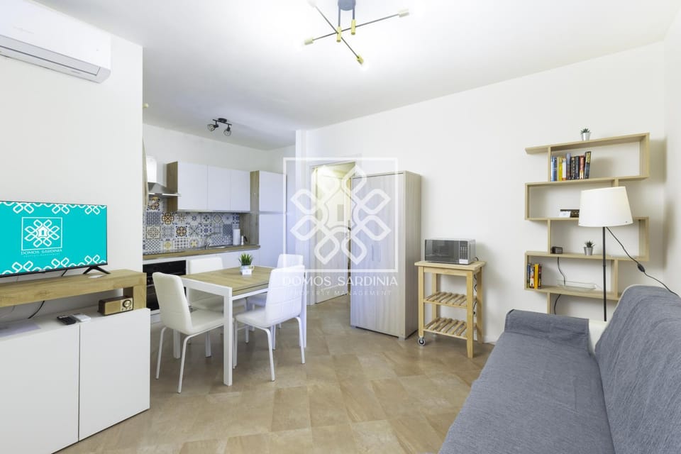 Kitchen or kitchenette, Living room, Dining area, stove