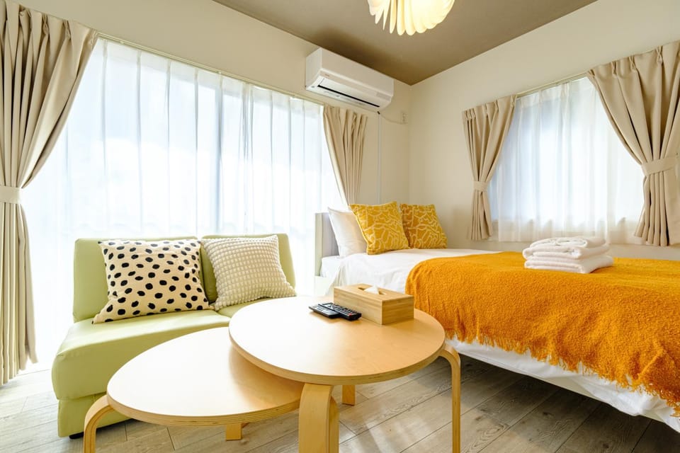 Bed, Living room, Photo of the whole room, Bedroom