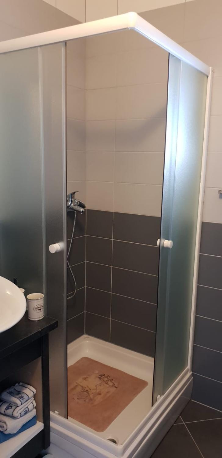Shower, Toilet, Bathroom