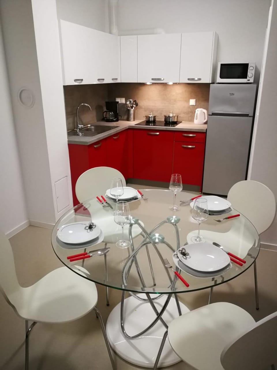 Dining area, kitchen