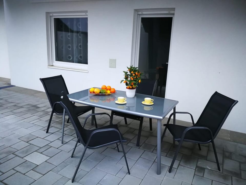 Patio, Balcony/Terrace, Seating area