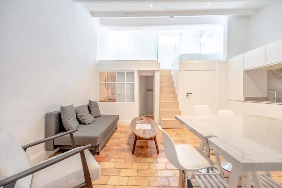 Le Gambetta l Near the Port l Shellter Rentals Apartment in Saint-Tropez