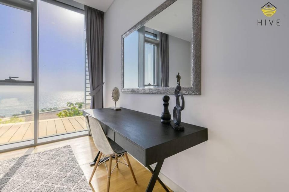 3 Bedroom With Sea View From Balcony and All Rooms Apartment in Dubai