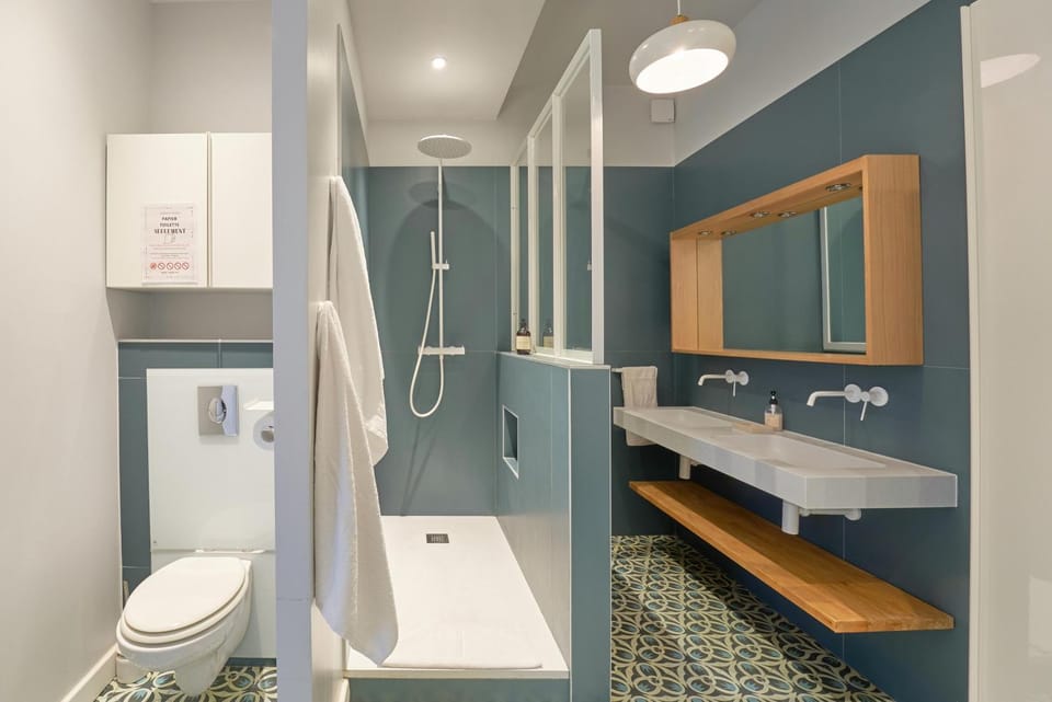 Shower, Toilet, Bathroom, Bath, towels