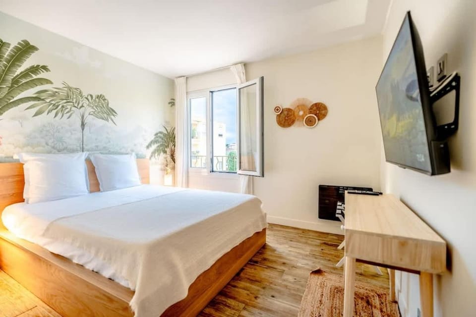 La Florida l Terrace & Beach l Shellter Rentals Apartment in Saint-Tropez