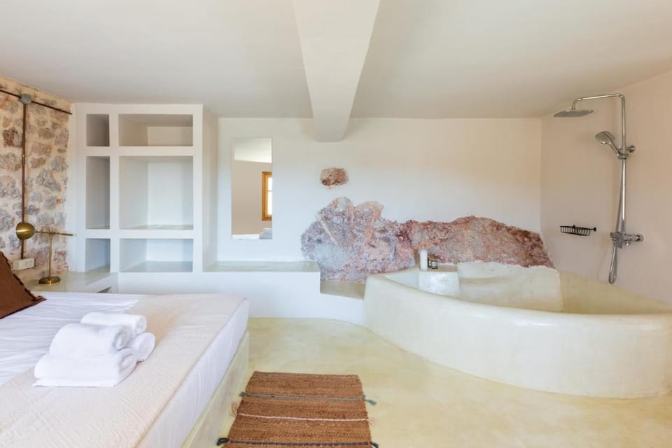 Villa Plaka 16 - 'The Cave' - Drepano, Nafplio Apartment in Argolis, Greece