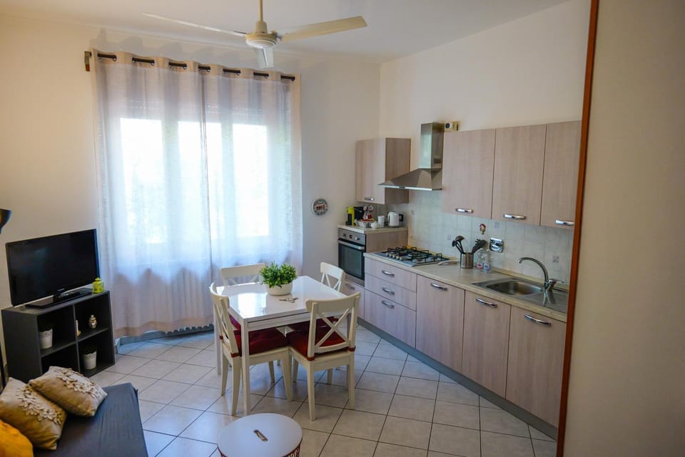 Kitchen or kitchenette, Living room, Dining area
