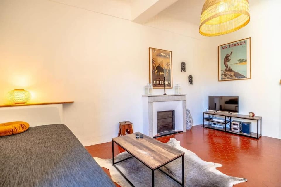 L'Ormeau l Historic St-Tropez l Shellter Rentals Apartment in Saint-Tropez